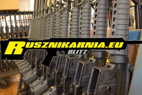 Rusznikarnia.eu Blitz - rząd gotowych karabinów czeka na swoich właścicieli.