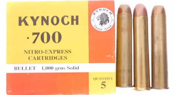 Pudełko Kynoch .700 Nitro-Express z pięcioma nabojami.